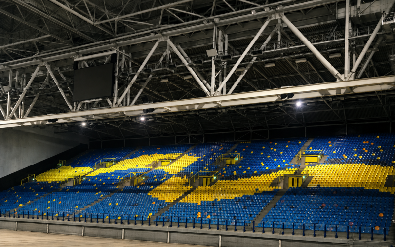 Snel schakelen in GelreDome: honderden kuipstoelen vervangen vlak voor concertreeks